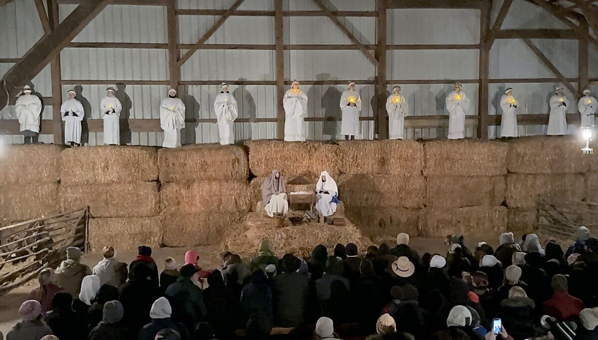 Journey to Bethlehem draws crowds to Walnut Creek for living nativity experience