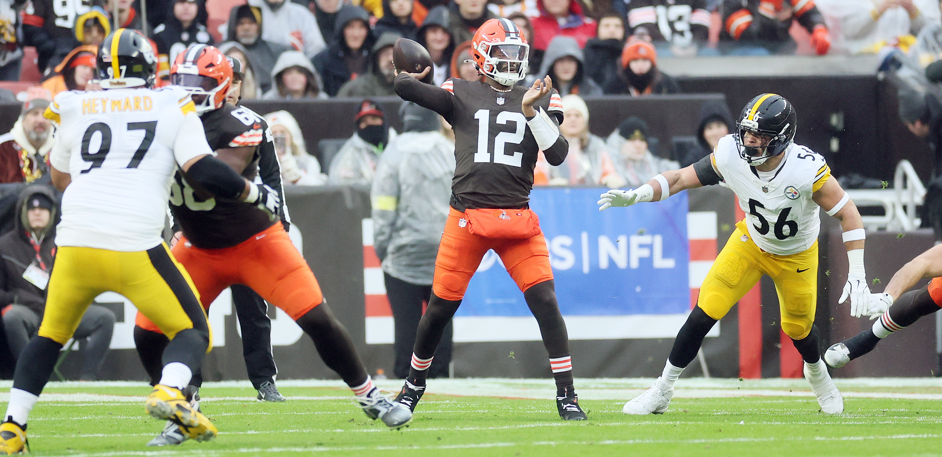Cleveland Browns quarterback Shedeur Sanders throws a pass in the first half against the Pittsburgh Steelers.