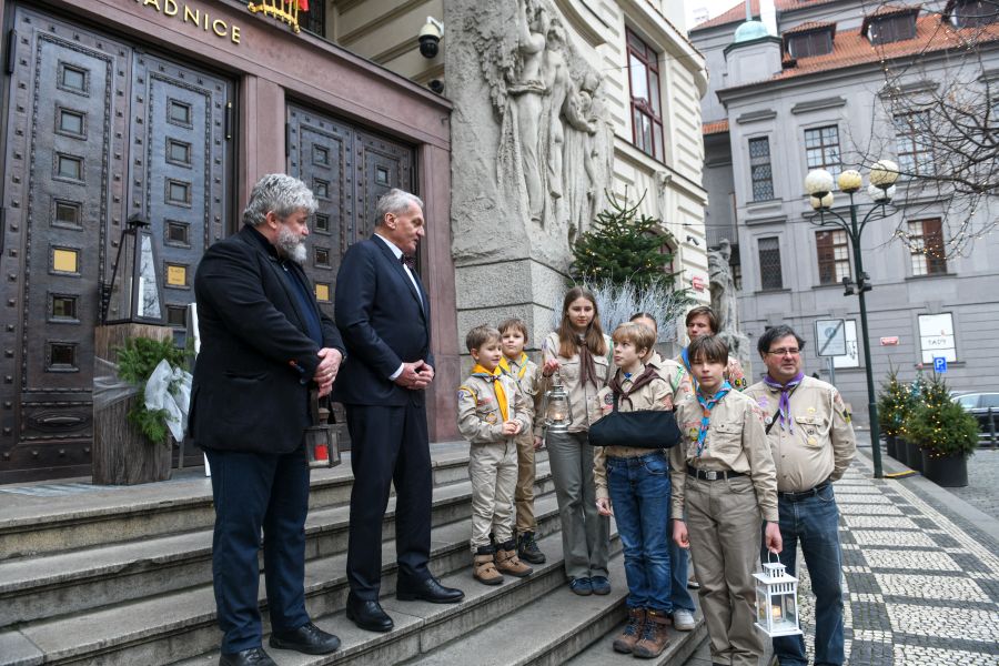 The Peace Light from Bethlehem Arrives at Mariánské náměstí in Prague