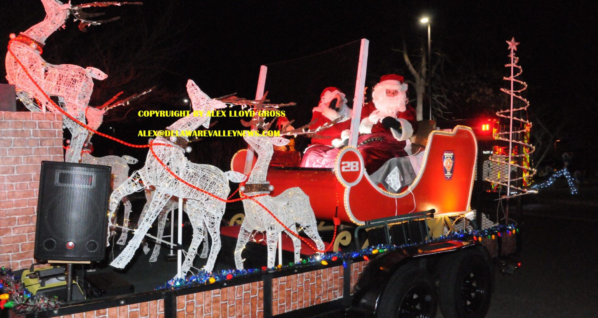 Live Reindeer Help Welcome Santa To Bensalem – Delaware Valley News