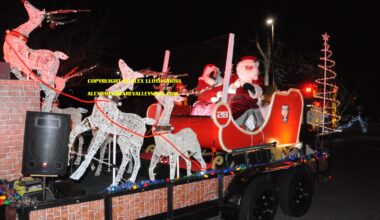 Live Reindeer Help Welcome Santa To Bensalem – Delaware Valley News