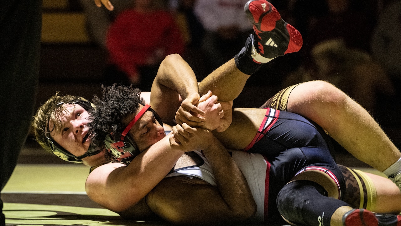 Bethlehem Catholic wrestlers pile up bonus points to down Easton