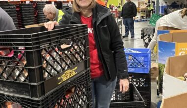 Giant Company donates 200 hams to Helping Harvest in Berks