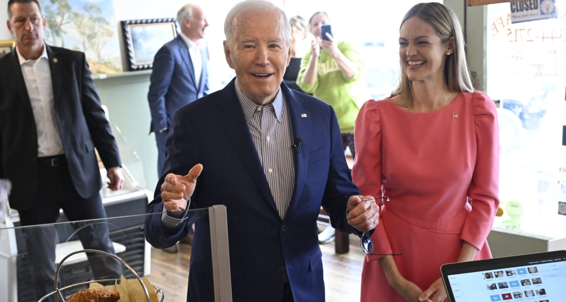 Paige Cognetti's Best Friends Descend on Scranton