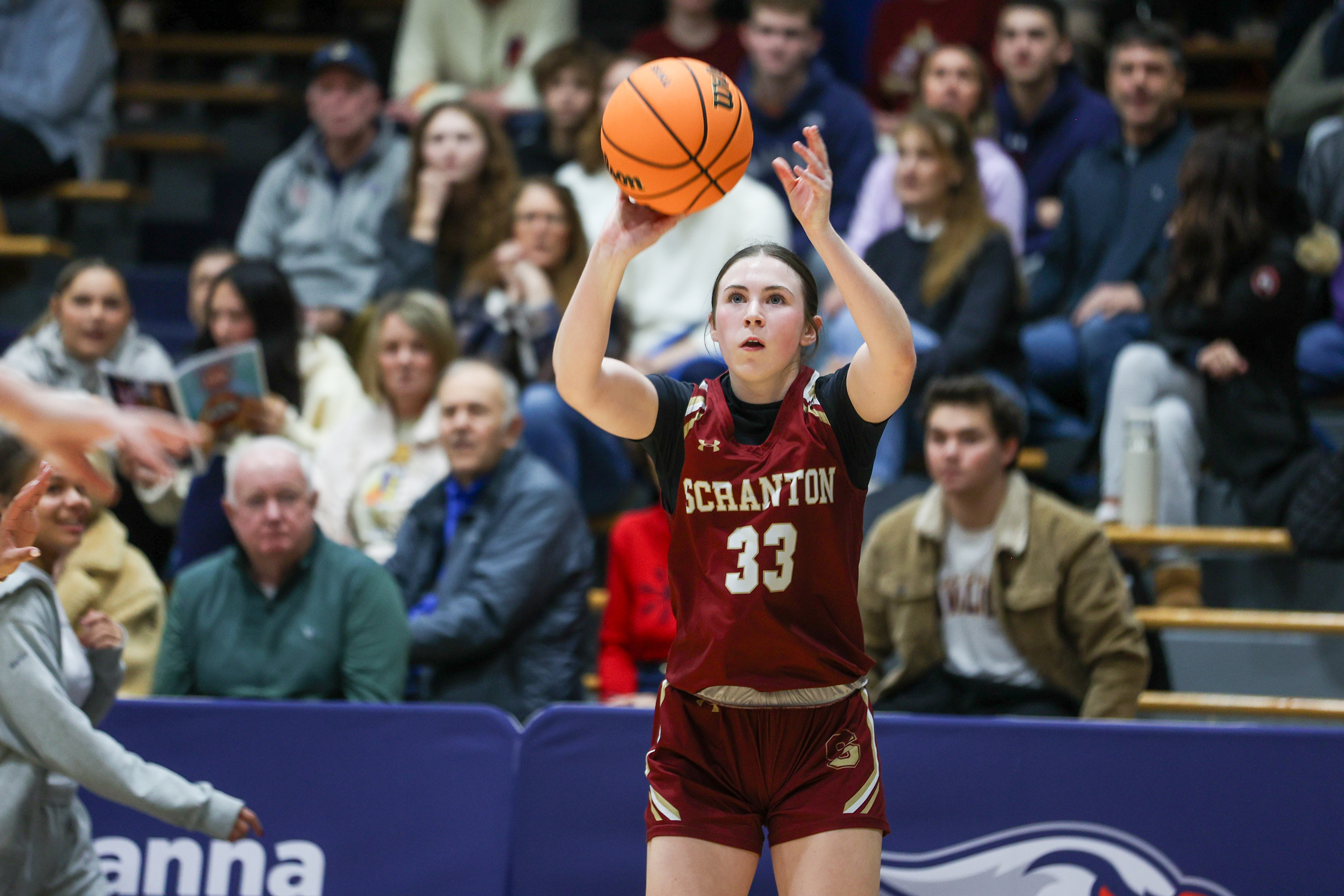 Scranton’s Rhylee Bell (33) takes a three-point shot during the...