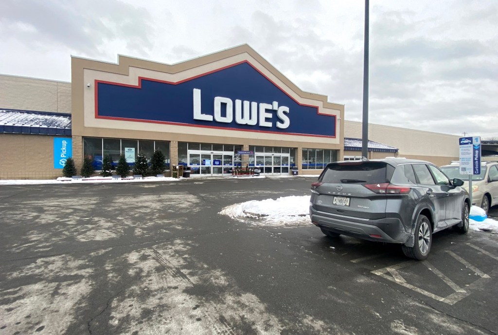 Family of murdered Lowe's employee sues company