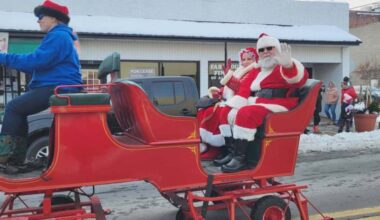 Santa Claus comes to Olyphant's Kris Kringle Market