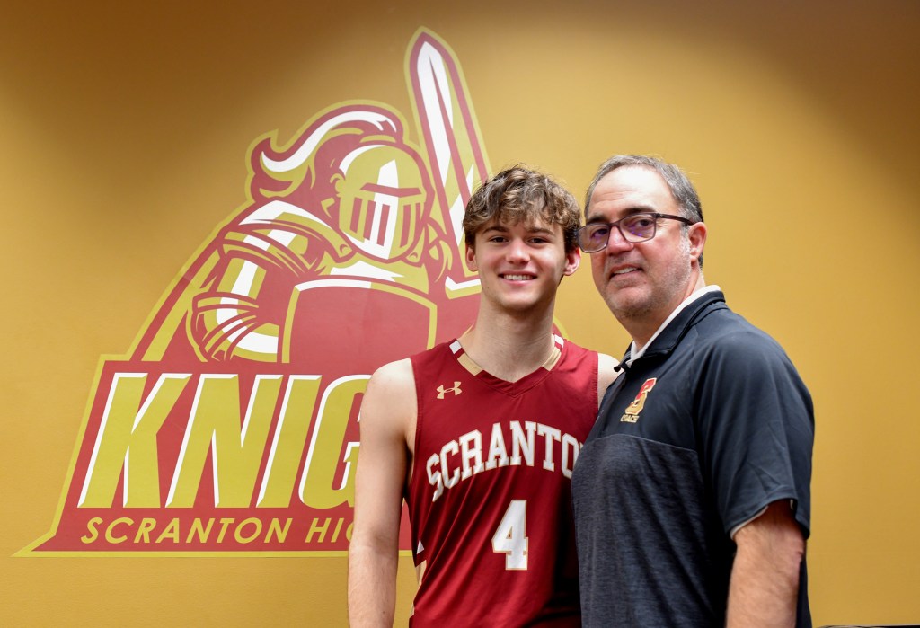 Scranton coach Battaglia on brink of milestone win; League season starts this week – Scranton Times-Tribune