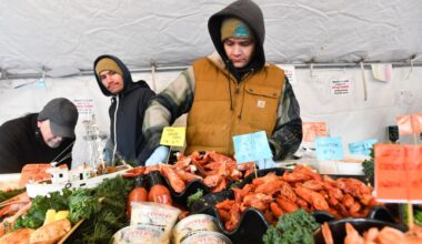 Seafood sales steady for New Year's Eve