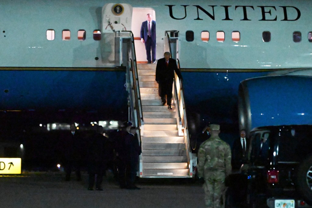 Trump arrives at Wilkes-Barre/Scranton airport, takes off in Marine One helicopter to Mount Airy event – The Morning Call