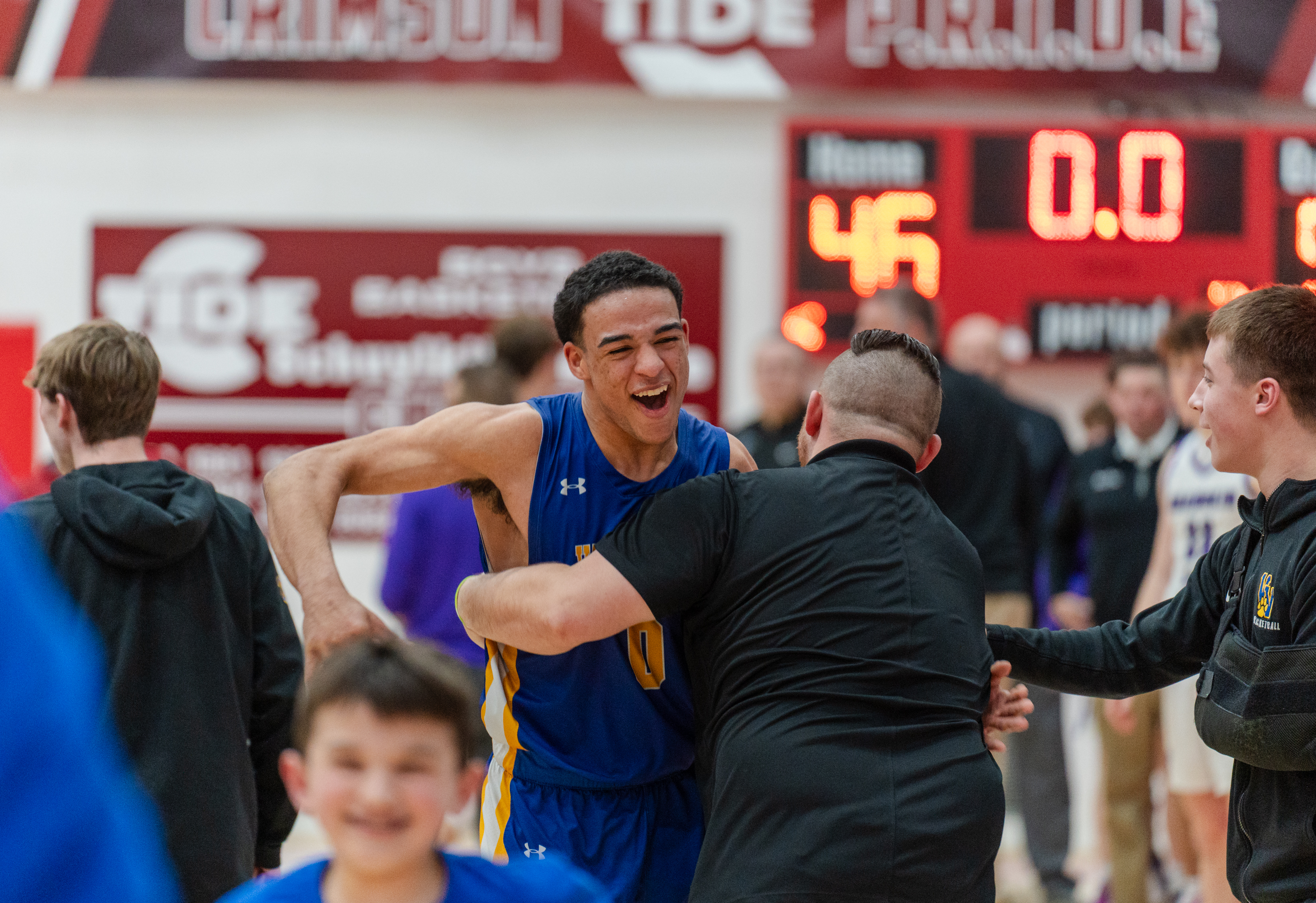 Valley View senior Beyon McLean (0) celebrates beating Shamokin during...