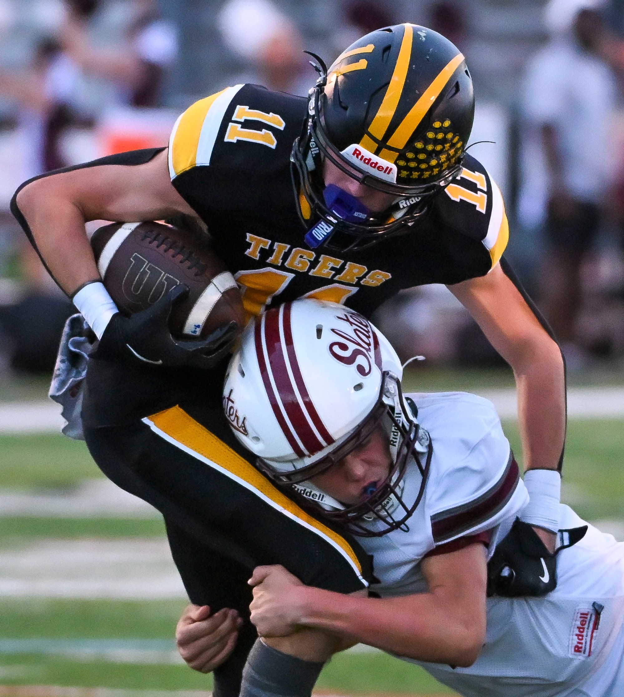 Northwestern Lehigh's Michael Lagowy runs the ball down the field Thursday, Sept. 4, 2025, against Bangor at Northwestern's Tiger Stadium. (April Gamiz/The Morning Call)