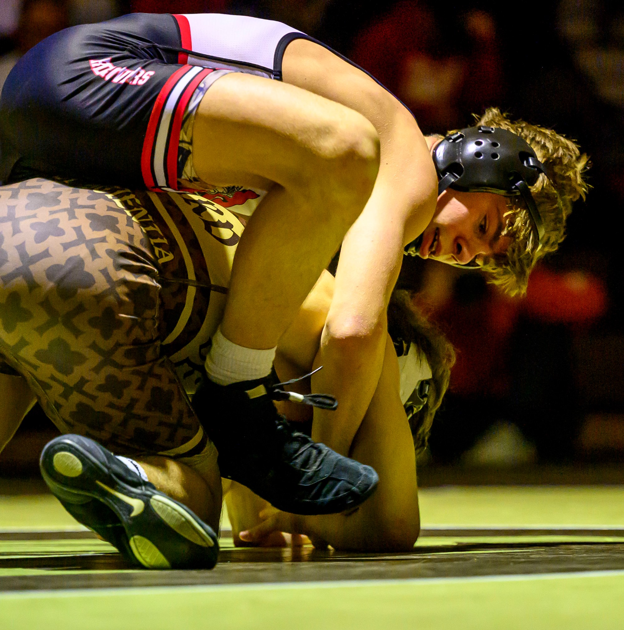 Bethlehem Catholic's Reef Dillard wrestles Easton's Noah Fenner in the 139-pound weight class Wednesday, Dec.17, 2025, in Bethlehem. (April Gamiz/The Morning Call)