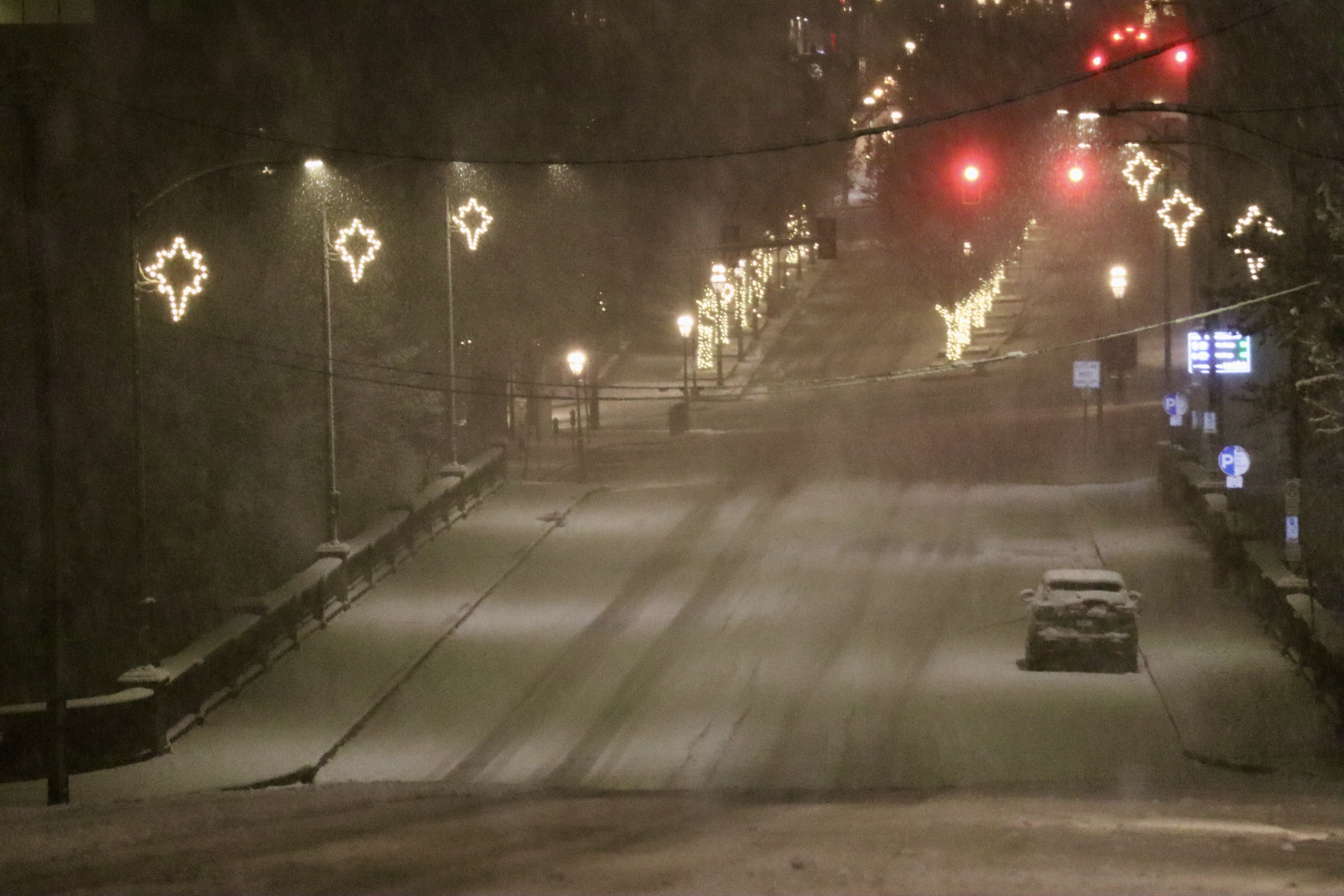 Snow blankets the north side of Bethlehem as winter storm drops 2-4 inches of snow across the Lehigh Valley on Saturday night into Sunday morning Dec. 14, 2025, with cold temperatures and slick roads. (Rich Rolen/Special to The Morning Call)