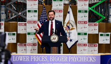 JD Vance touts Trump record on economy in Lehigh Valley visit