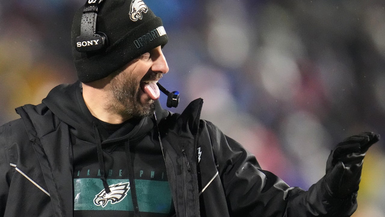 Eagles hang on to beat Bills 13-12