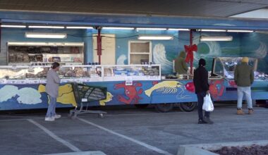 Schiels Family Market draws holiday crowds with outdoor seafood sales in Dunmore