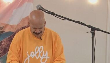 Philadelphia musician Bill Jolly giving the gift of music to students around the city