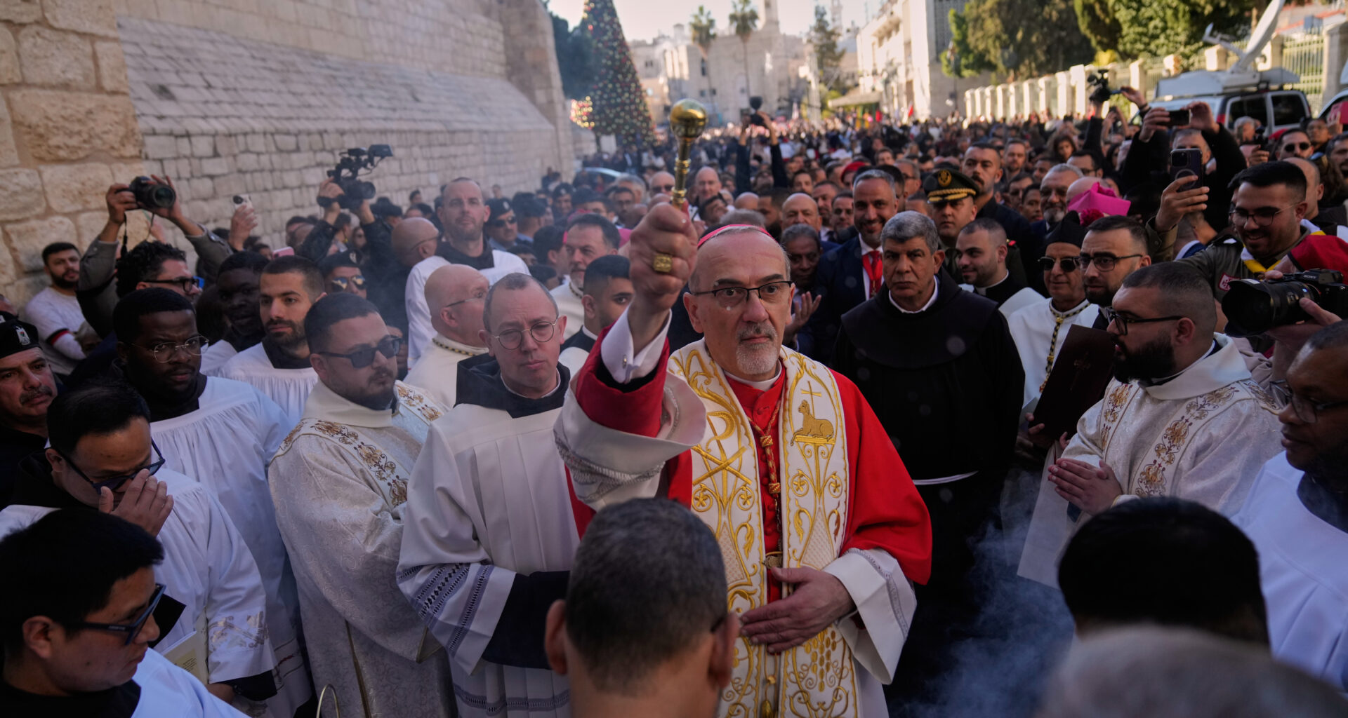Thousands flock to Bethlehem to revive Christmas spirit after 2 years of war in Gaza