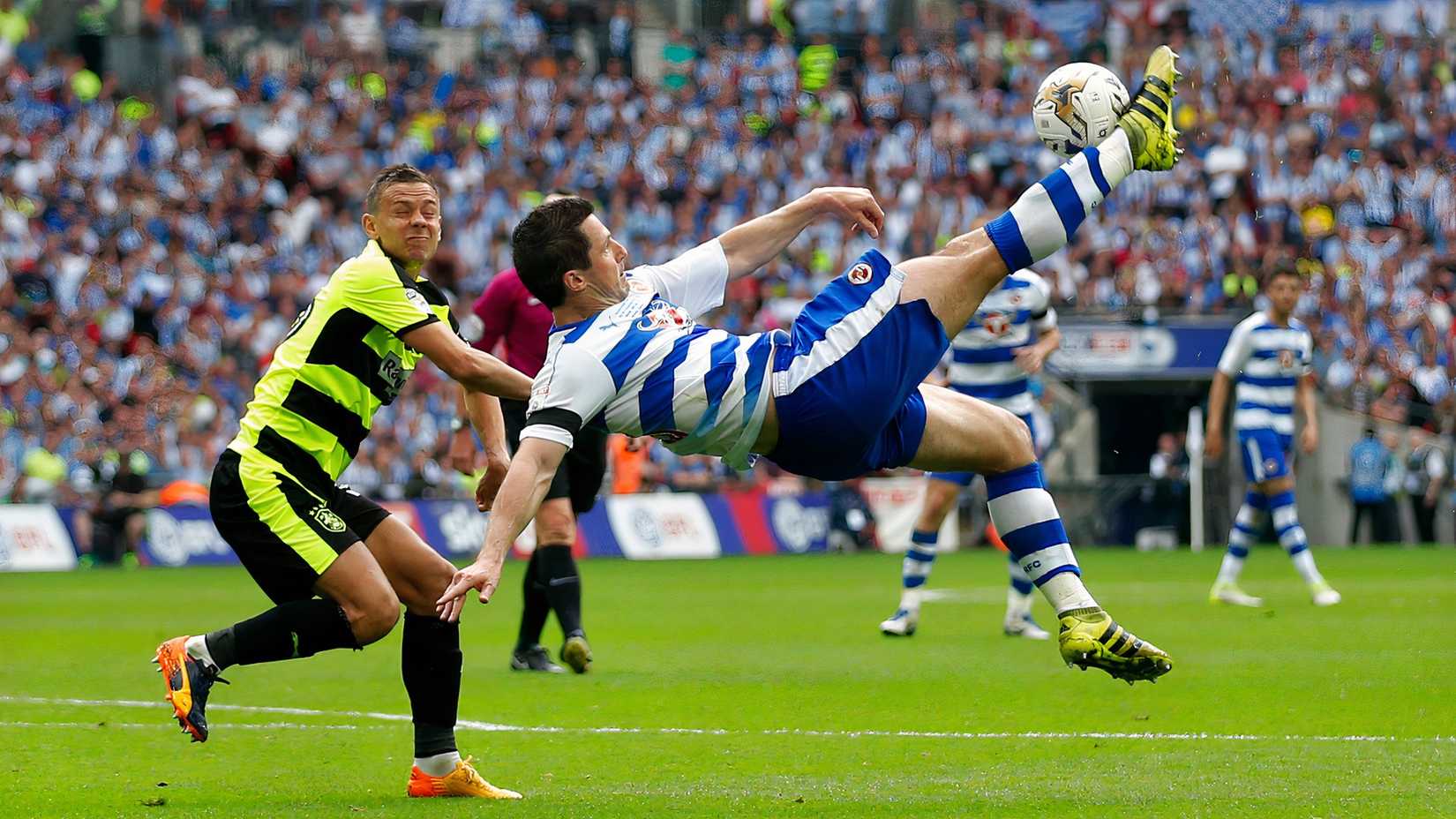 Yann Kermorgant x Reading