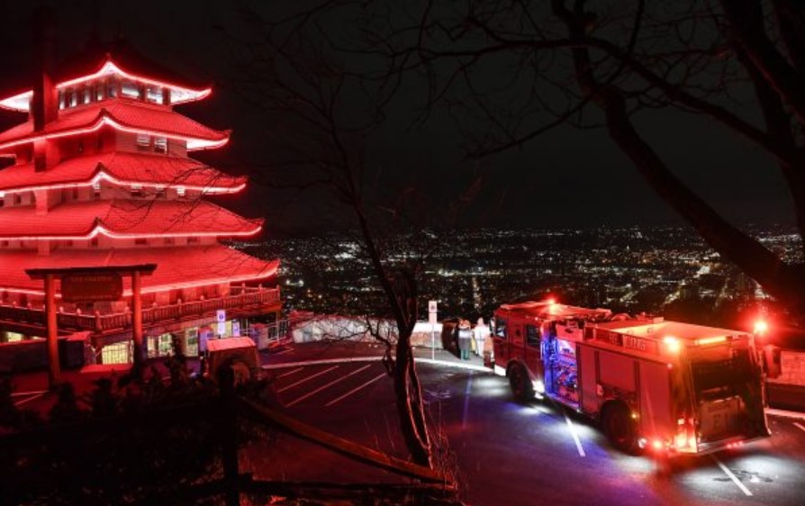 Reading Pagoda’s Christmas Eve blinking lights return after 3-year pause