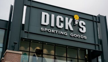 8 Philadelphia youth football team players charged with stealing from Dick's Sporting Goods in Florida