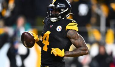 Pittsburgh Steelers dominate Dolphins. remain atop AFC North standings