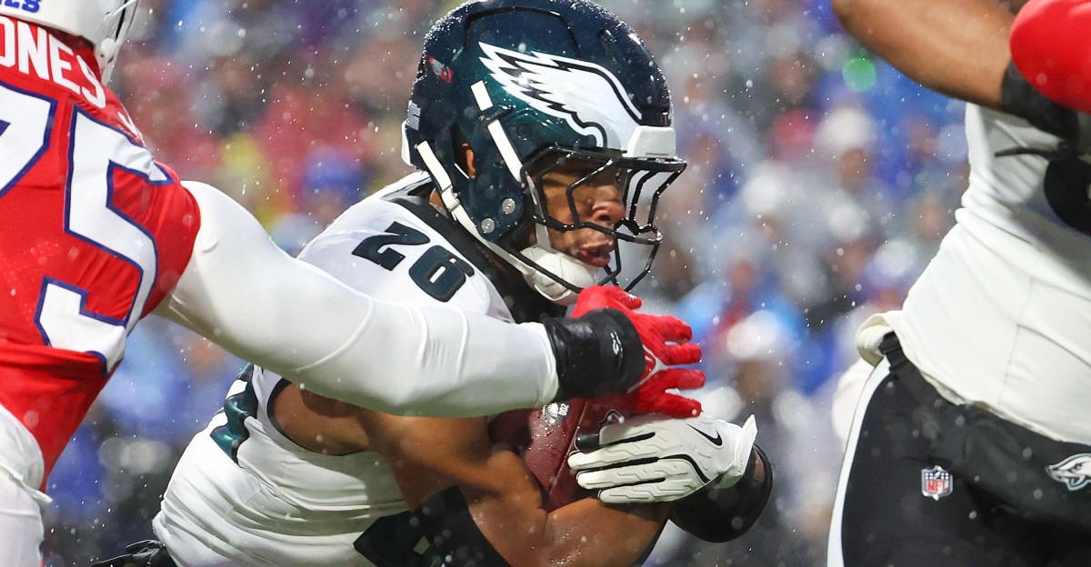 Saquon Barkley among several Eagles banged up in first half against Bills