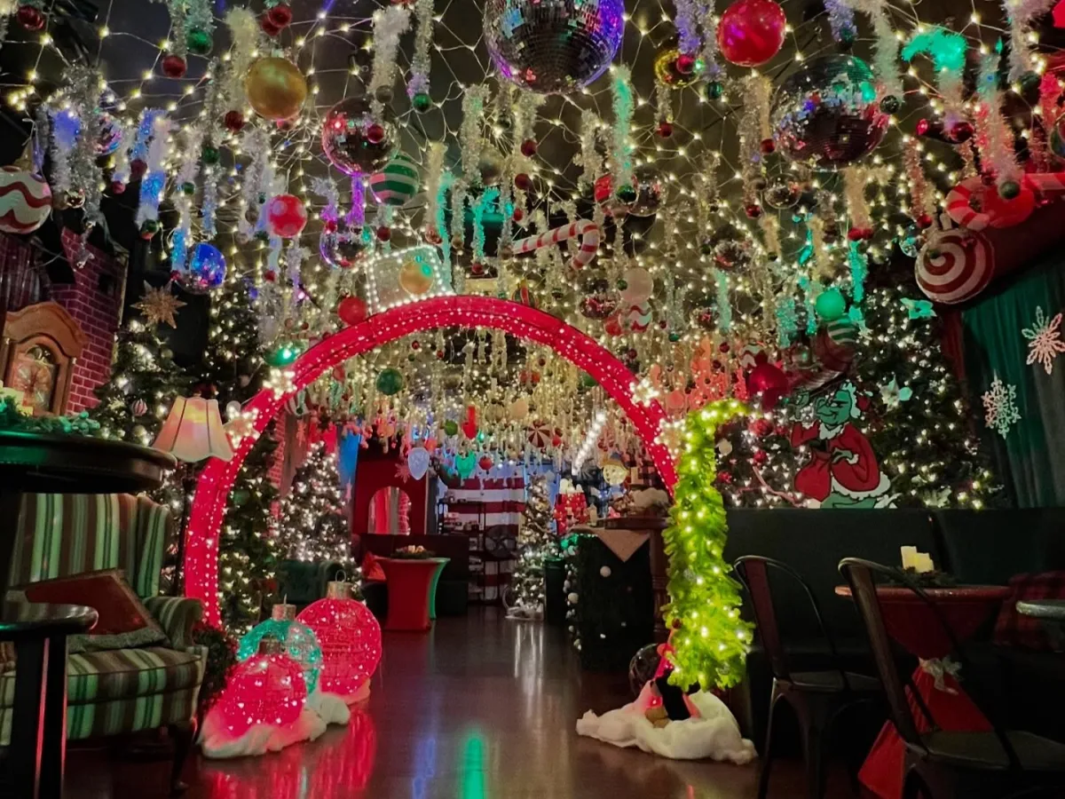 10+ Pittsburgh-area holiday pop-up bars for toasting the season