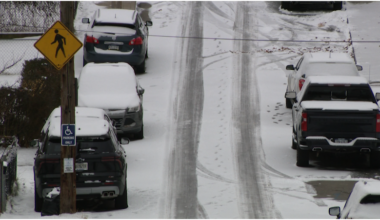 Drivers deal with snowy morning commute in Pittsburgh