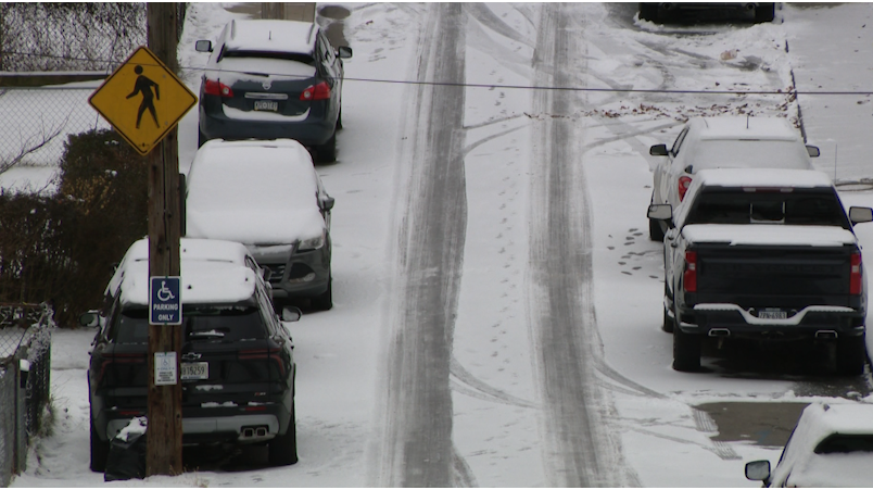Drivers deal with snowy morning commute in Pittsburgh