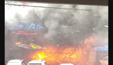 Fire breaks out at auto body shop in Baldwin