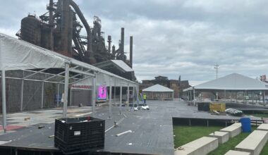 Thousands lose power amid rare wintertime thunderstorm; Christkindlmarkt shut down