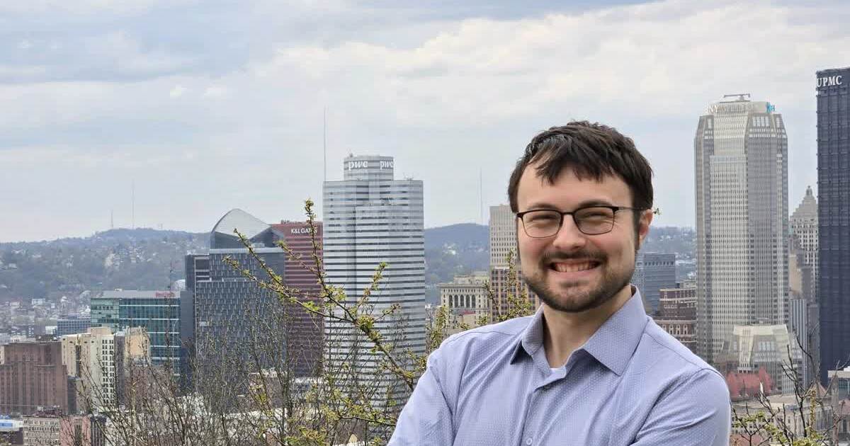 Independent candidate Alex Rose sworn in to Allegheny County Council