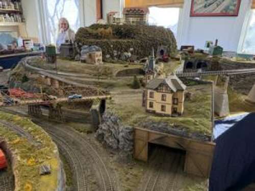 Explorer Post 101 holds holiday display – Lehigh Valley Press