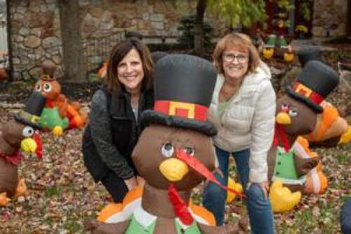 Pilgrims, turkeys make visit to South Whitehall Twp – Lehigh Valley Press