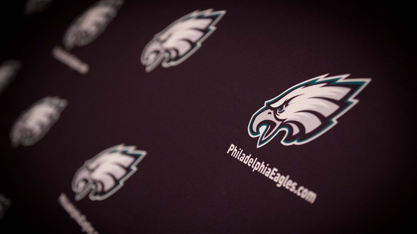 Eagles Legend Open To Another Season In Philadelphia