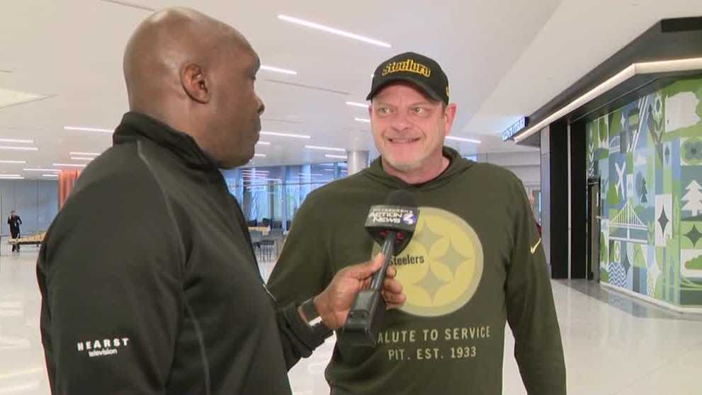 Steelers playoff excitement at Pittsburgh International Airport