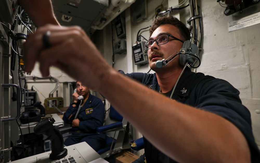 USS Lake Erie (CG 70) tests close-in weapons system
