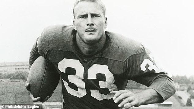 Philadelphia Eagles legend Billy Ray Barnes has passed away at the age of 90