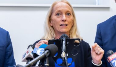 Scanlon decries ICE detainees’ conditions at Philly detention center