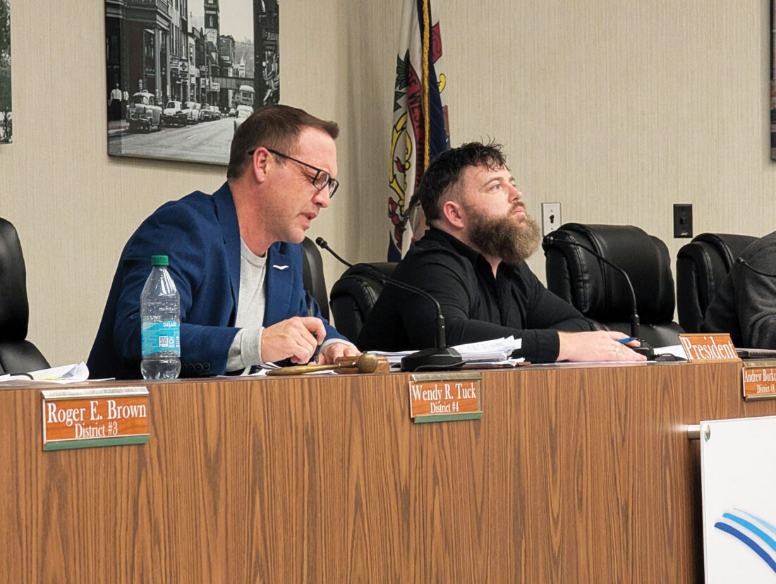 Parkersburg City Council approves trash contract on first reading, tables recycling | News, Sports, Jobs