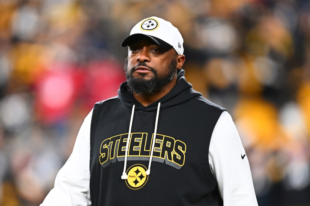 Pittsburgh Steelers coach Mike Tomlin looking on during the AFC Wild Card playoff game.