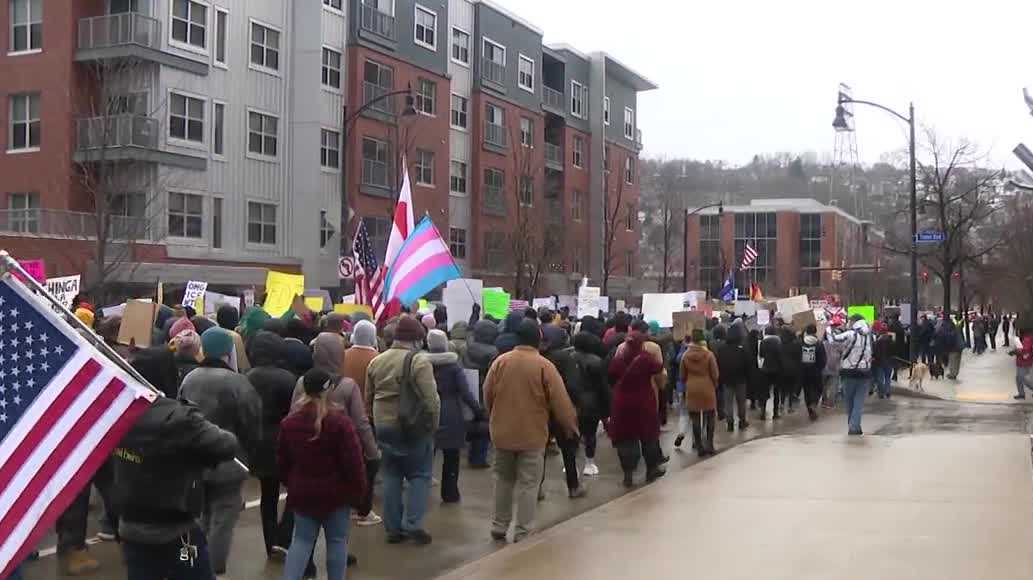 Hundreds march to ICE offices in Pittsburgh following Minneapolis shooting