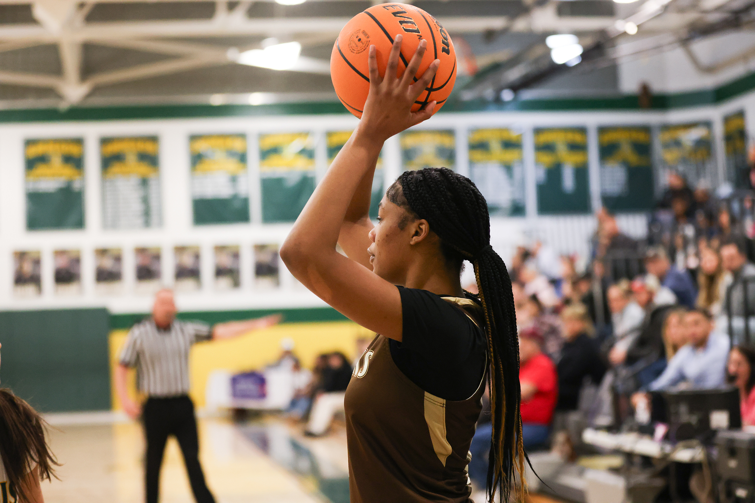 Bethlehem Catholic's Lakaya Fagan (4) throws the ball in during a game against Bethlehem Catholic on Jan. 12, 2026