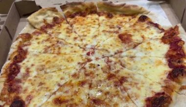 Mineo's Pizza House is open at Pittsburgh International Airport
