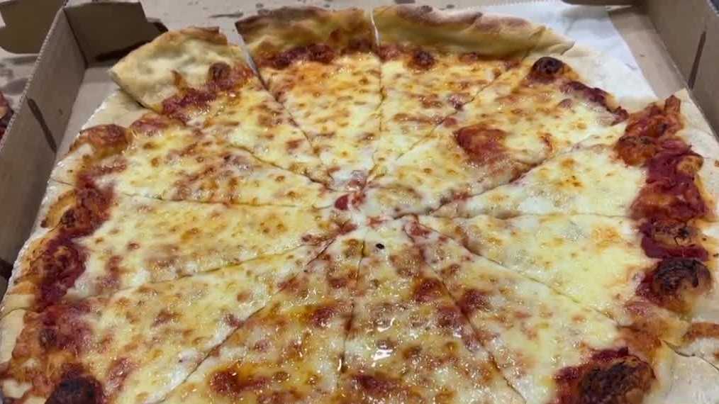 Mineo's Pizza House is open at Pittsburgh International Airport
