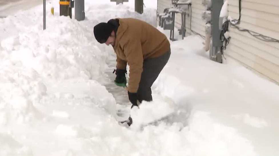 Butler County residents tackle heavy snowfall
