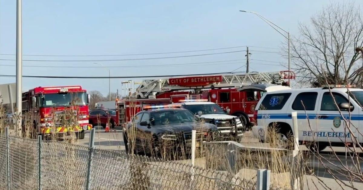 Two-vehicle collision temporarily closes all lanes on Route 22 westbound | Traffic