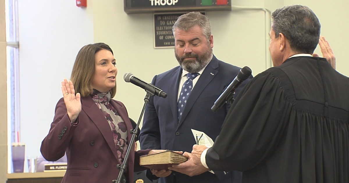 Crowd Packs City Hall for Inauguration of Erie Mayor Daria Devlin | Local News